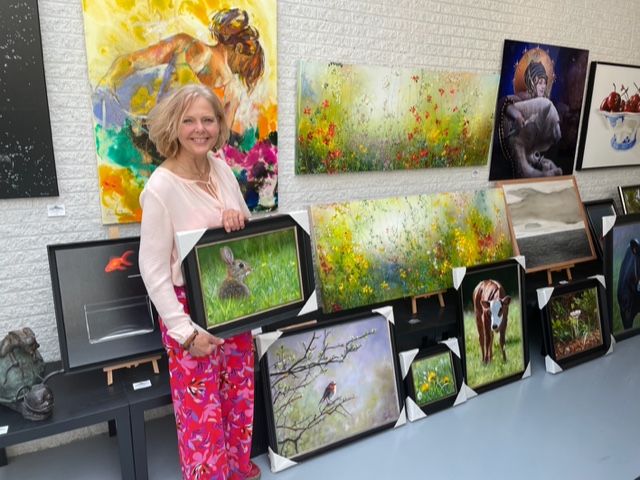Galerie Montulet Corry van Hoorn haas schilderij